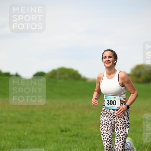 10.05.2026 - 8. Wedeler Halbmarathon Dr. Thomas Lammeyer http://msf.ph/oto/9695982 10.05.2026 11:22:48 Laufen 300 meine-sportfotos.de