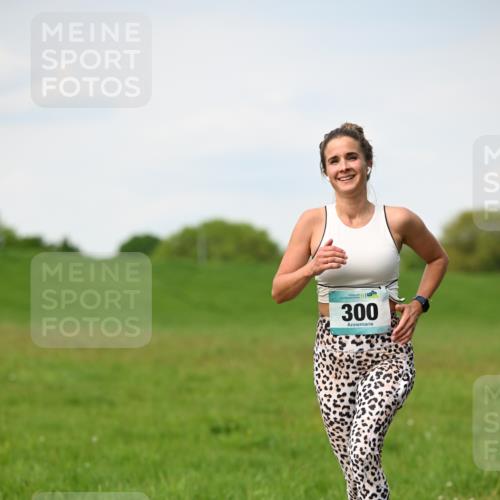10.05.2026 - 8. Wedeler Halbmarathon Dr. Thomas Lammeyer http://msf.ph/oto/9695983 10.05.2026 11:22:48 Laufen 300 meine-sportfotos.de