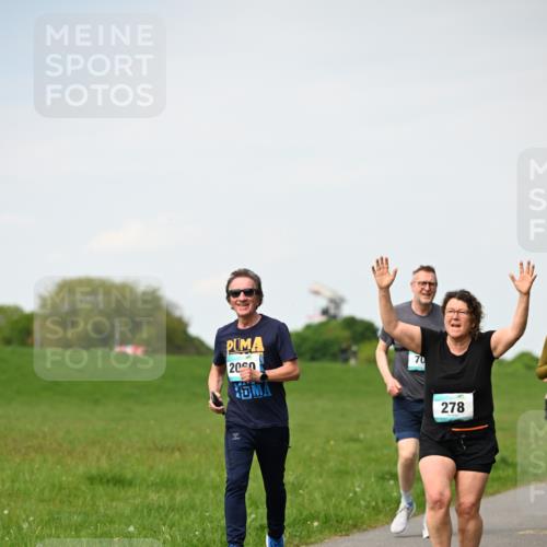 10.05.2026 - 8. Wedeler Halbmarathon Dr. Thomas Lammeyer http://msf.ph/oto/9695990 10.05.2026 11:22:50 Laufen 200, 278 meine-sportfotos.de