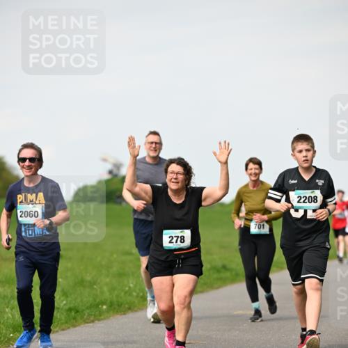10.05.2026 - 8. Wedeler Halbmarathon Dr. Thomas Lammeyer http://msf.ph/oto/9695992 10.05.2026 11:22:50 Laufen 2060, 278, 701, 2208 meine-sportfotos.de
