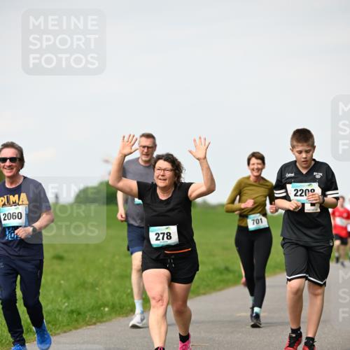 10.05.2026 - 8. Wedeler Halbmarathon Dr. Thomas Lammeyer http://msf.ph/oto/9695994 10.05.2026 11:22:50 Laufen 2060, 220, 278, 701 meine-sportfotos.de