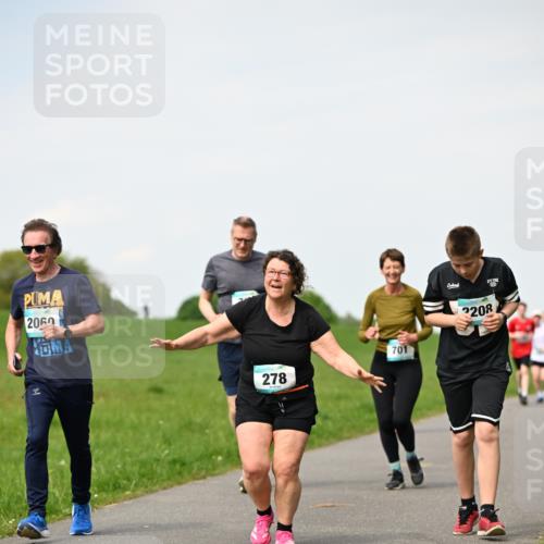10.05.2026 - 8. Wedeler Halbmarathon Dr. Thomas Lammeyer http://msf.ph/oto/9695998 10.05.2026 11:22:51 Laufen 2060, 278, 701, 2208 meine-sportfotos.de