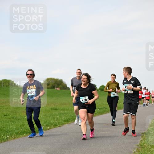 10.05.2026 - 8. Wedeler Halbmarathon Dr. Thomas Lammeyer http://msf.ph/oto/9696005 10.05.2026 11:22:52 Laufen 2060, 278, 701 meine-sportfotos.de