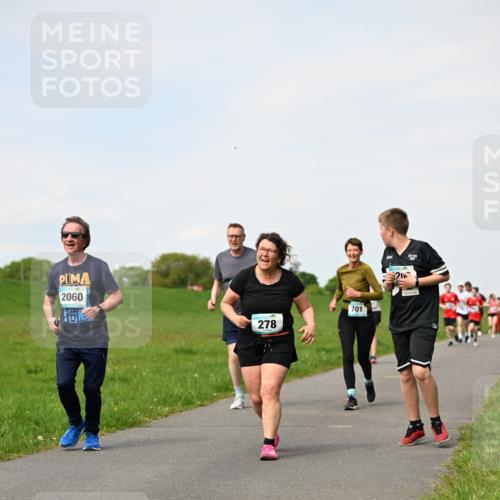 10.05.2026 - 8. Wedeler Halbmarathon Dr. Thomas Lammeyer http://msf.ph/oto/9696008 10.05.2026 11:22:52 Laufen 2060, 278, 701 meine-sportfotos.de