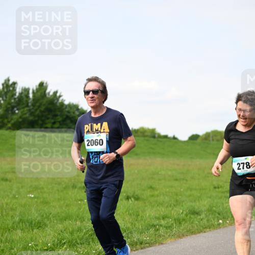10.05.2026 - 8. Wedeler Halbmarathon Dr. Thomas Lammeyer http://msf.ph/oto/9696016 10.05.2026 11:22:54 Laufen 2060, 278 meine-sportfotos.de