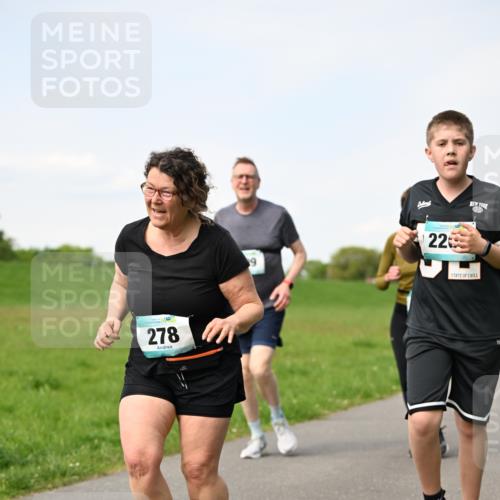 10.05.2026 - 8. Wedeler Halbmarathon Dr. Thomas Lammeyer http://msf.ph/oto/9696017 10.05.2026 11:22:55 Laufen 278 meine-sportfotos.de