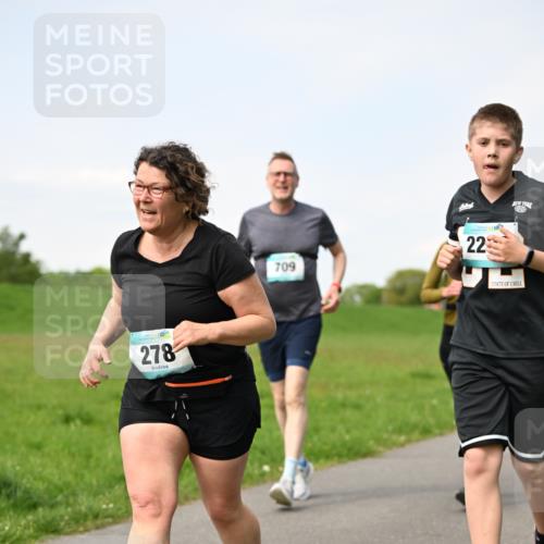 10.05.2026 - 8. Wedeler Halbmarathon Dr. Thomas Lammeyer http://msf.ph/oto/9696018 10.05.2026 11:22:55 Laufen 278, 709 meine-sportfotos.de