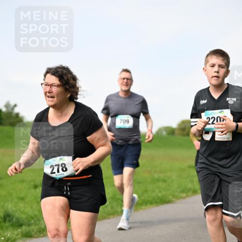 10.05.2026 - 8. Wedeler Halbmarathon Dr. Thomas Lammeyer http://msf.ph/oto/9696019 10.05.2026 11:22:55 Laufen 278, 709, 220 meine-sportfotos.de