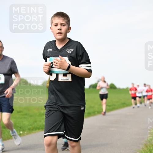 10.05.2026 - 8. Wedeler Halbmarathon Dr. Thomas Lammeyer http://msf.ph/oto/9696020 10.05.2026 11:22:56 Laufen  meine-sportfotos.de