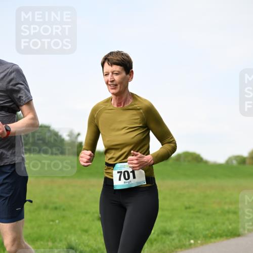 10.05.2026 - 8. Wedeler Halbmarathon Dr. Thomas Lammeyer http://msf.ph/oto/9696022 10.05.2026 11:22:57 Laufen 701 meine-sportfotos.de