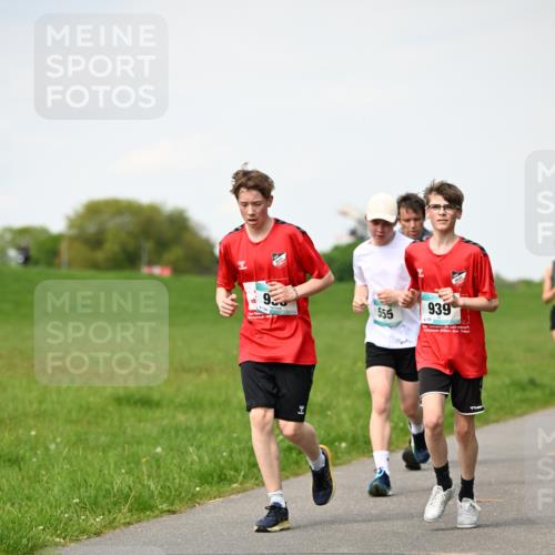 10.05.2026 - 8. Wedeler Halbmarathon Dr. Thomas Lammeyer http://msf.ph/oto/9696039 10.05.2026 11:23:01 Laufen 555, 939 meine-sportfotos.de
