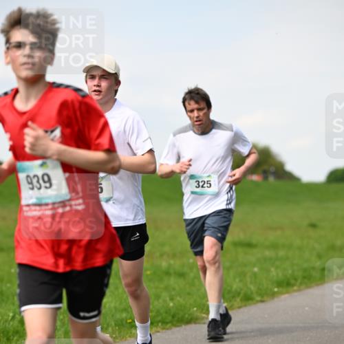 10.05.2026 - 8. Wedeler Halbmarathon Dr. Thomas Lammeyer http://msf.ph/oto/9696055 10.05.2026 11:23:04 Laufen 939, 325 meine-sportfotos.de