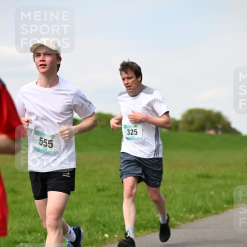 10.05.2026 - 8. Wedeler Halbmarathon Dr. Thomas Lammeyer http://msf.ph/oto/9696058 10.05.2026 11:23:04 Laufen 555, 325 meine-sportfotos.de