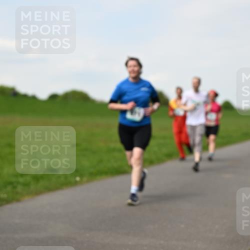 10.05.2026 - 8. Wedeler Halbmarathon Dr. Thomas Lammeyer http://msf.ph/oto/9696094 10.05.2026 11:23:12 Laufen  meine-sportfotos.de