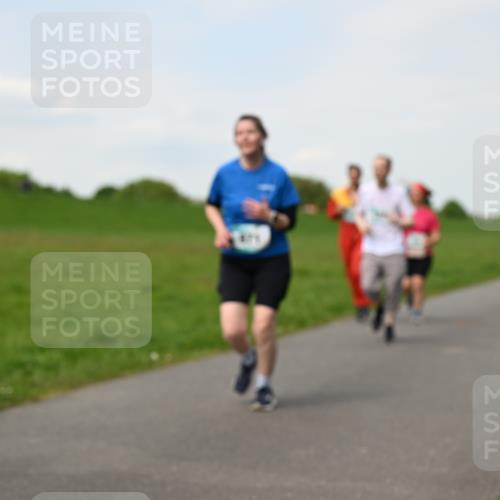 10.05.2026 - 8. Wedeler Halbmarathon Dr. Thomas Lammeyer http://msf.ph/oto/9696095 10.05.2026 11:23:12 Laufen  meine-sportfotos.de