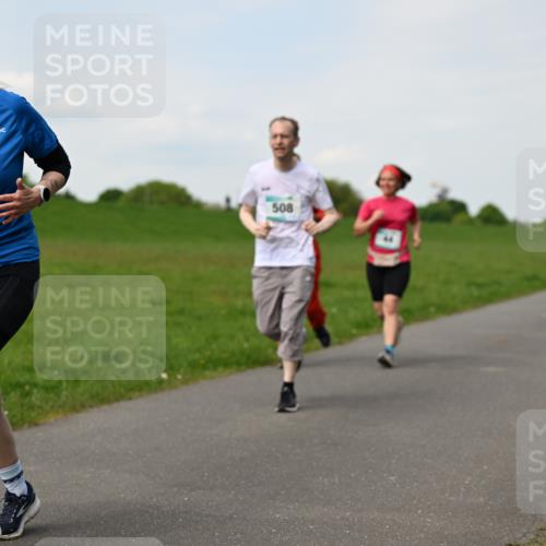 10.05.2026 - 8. Wedeler Halbmarathon Dr. Thomas Lammeyer http://msf.ph/oto/9696104 10.05.2026 11:23:14 Laufen 971, 508 meine-sportfotos.de