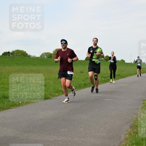 10.05.2026 - 8. Wedeler Halbmarathon Dr. Thomas Lammeyer http://msf.ph/oto/9696120 10.05.2026 11:23:21 Laufen  meine-sportfotos.de