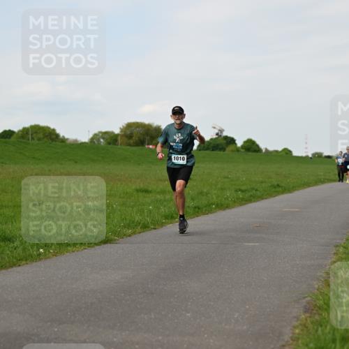 10.05.2026 - 8. Wedeler Halbmarathon Dr. Thomas Lammeyer http://msf.ph/oto/9696155 10.05.2026 11:23:28 Laufen 1010 meine-sportfotos.de