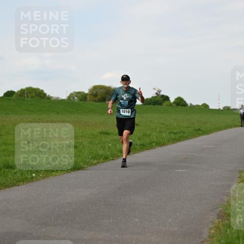 10.05.2026 - 8. Wedeler Halbmarathon Dr. Thomas Lammeyer http://msf.ph/oto/9696156 10.05.2026 11:23:28 Laufen 1010 meine-sportfotos.de