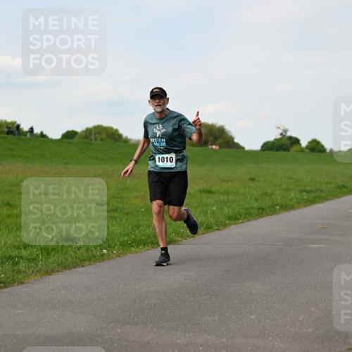 10.05.2026 - 8. Wedeler Halbmarathon Dr. Thomas Lammeyer http://msf.ph/oto/9696164 10.05.2026 11:23:29 Laufen 2015, 1010 meine-sportfotos.de