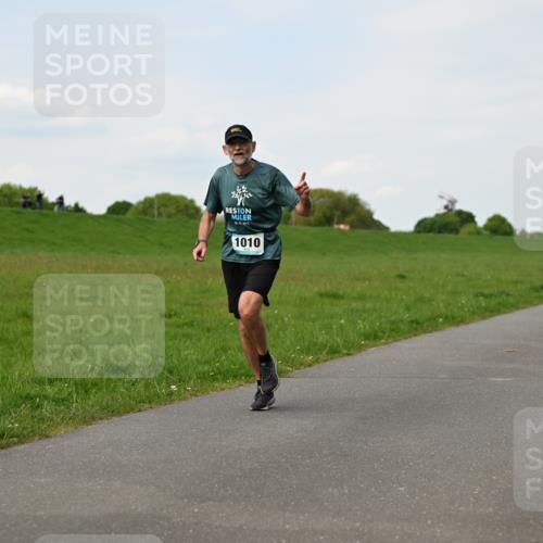 10.05.2026 - 8. Wedeler Halbmarathon Dr. Thomas Lammeyer http://msf.ph/oto/9696166 10.05.2026 11:23:29 Laufen 2015, 1010 meine-sportfotos.de