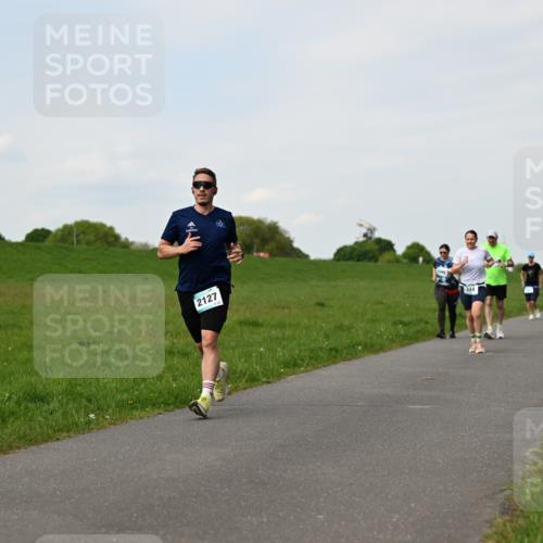 10.05.2026 - 8. Wedeler Halbmarathon Dr. Thomas Lammeyer http://msf.ph/oto/9696169 10.05.2026 11:23:39 Laufen 2127, 244 meine-sportfotos.de