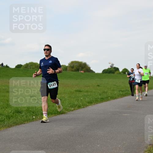 10.05.2026 - 8. Wedeler Halbmarathon Dr. Thomas Lammeyer http://msf.ph/oto/9696171 10.05.2026 11:23:39 Laufen 2127, 244 meine-sportfotos.de