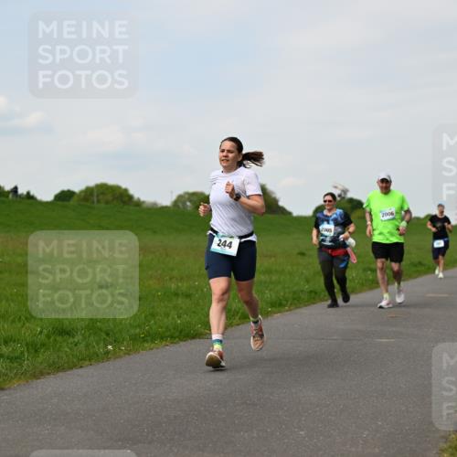 10.05.2026 - 8. Wedeler Halbmarathon Dr. Thomas Lammeyer http://msf.ph/oto/9696190 10.05.2026 11:23:43 Laufen 244, 2006, 2005 meine-sportfotos.de