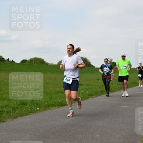 10.05.2026 - 8. Wedeler Halbmarathon Dr. Thomas Lammeyer http://msf.ph/oto/9696191 10.05.2026 11:23:43 Laufen 244, 2005, 2006 meine-sportfotos.de