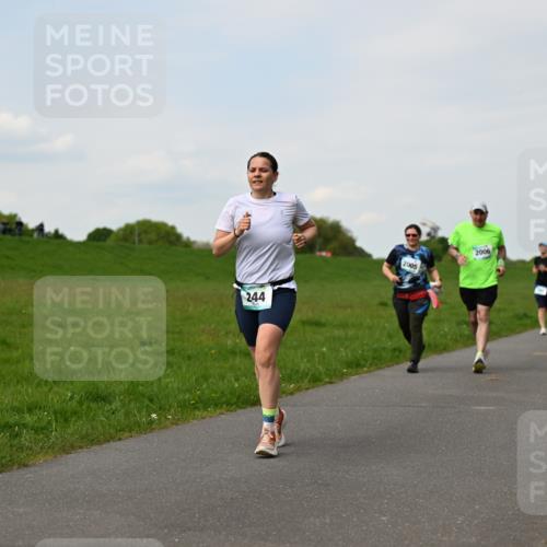 10.05.2026 - 8. Wedeler Halbmarathon Dr. Thomas Lammeyer http://msf.ph/oto/9696192 10.05.2026 11:23:43 Laufen 244, 2005, 2006 meine-sportfotos.de