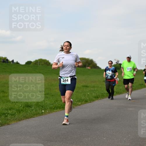 10.05.2026 - 8. Wedeler Halbmarathon Dr. Thomas Lammeyer http://msf.ph/oto/9696193 10.05.2026 11:23:43 Laufen 244, 2005, 2006 meine-sportfotos.de