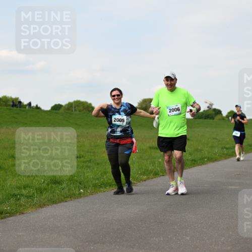 10.05.2026 - 8. Wedeler Halbmarathon Dr. Thomas Lammeyer http://msf.ph/oto/9696210 10.05.2026 11:23:46 Laufen 2005, 2006 meine-sportfotos.de