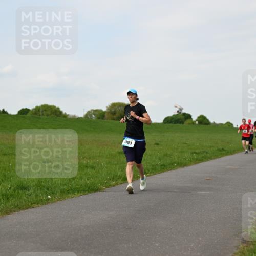 10.05.2026 - 8. Wedeler Halbmarathon Dr. Thomas Lammeyer http://msf.ph/oto/9696222 10.05.2026 11:23:51 Laufen 393 meine-sportfotos.de