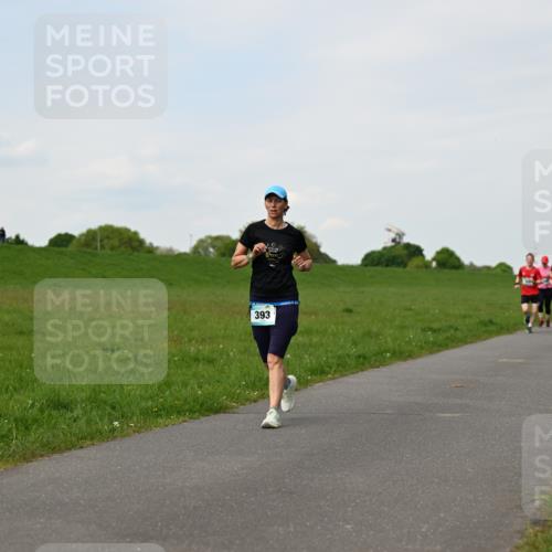 10.05.2026 - 8. Wedeler Halbmarathon Dr. Thomas Lammeyer http://msf.ph/oto/9696225 10.05.2026 11:23:51 Laufen 393 meine-sportfotos.de