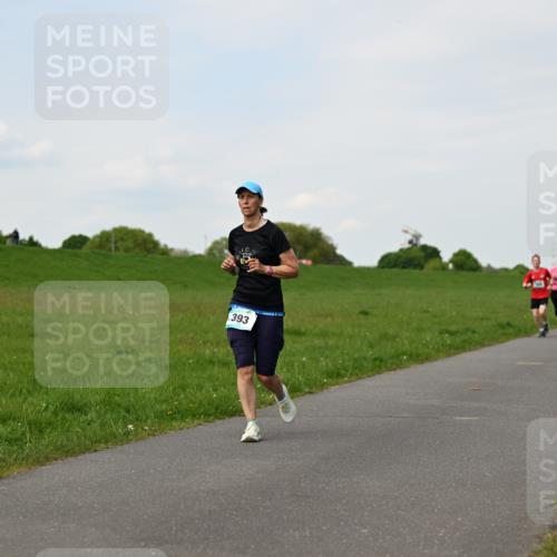 10.05.2026 - 8. Wedeler Halbmarathon Dr. Thomas Lammeyer http://msf.ph/oto/9696228 10.05.2026 11:23:51 Laufen 393 meine-sportfotos.de