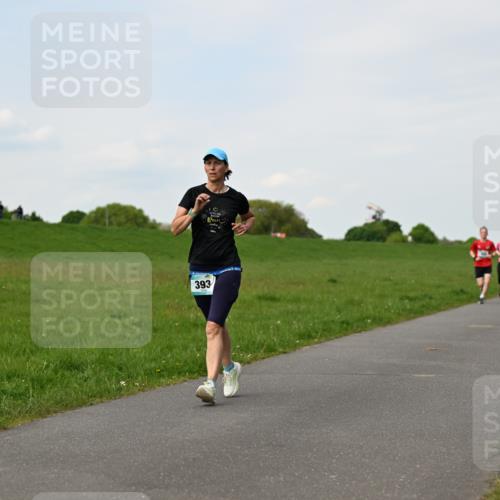 10.05.2026 - 8. Wedeler Halbmarathon Dr. Thomas Lammeyer http://msf.ph/oto/9696230 10.05.2026 11:23:52 Laufen 393 meine-sportfotos.de
