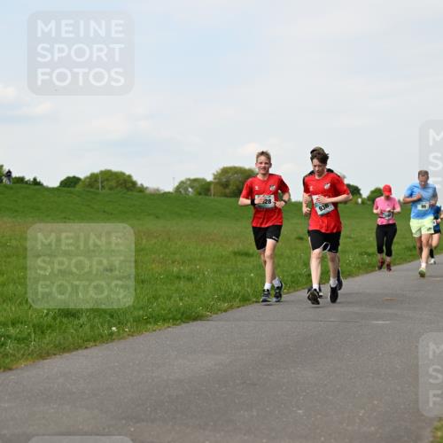 10.05.2026 - 8. Wedeler Halbmarathon Dr. Thomas Lammeyer http://msf.ph/oto/9696241 10.05.2026 11:23:57 Laufen  meine-sportfotos.de