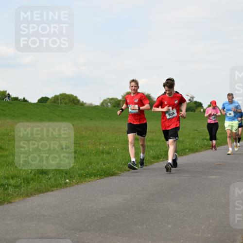 10.05.2026 - 8. Wedeler Halbmarathon Dr. Thomas Lammeyer http://msf.ph/oto/9696244 10.05.2026 11:23:58 Laufen 936 meine-sportfotos.de