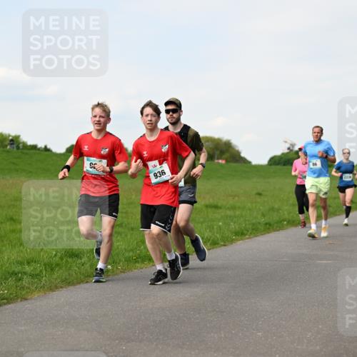 10.05.2026 - 8. Wedeler Halbmarathon Dr. Thomas Lammeyer http://msf.ph/oto/9696253 10.05.2026 11:23:59 Laufen 936, 2239 meine-sportfotos.de