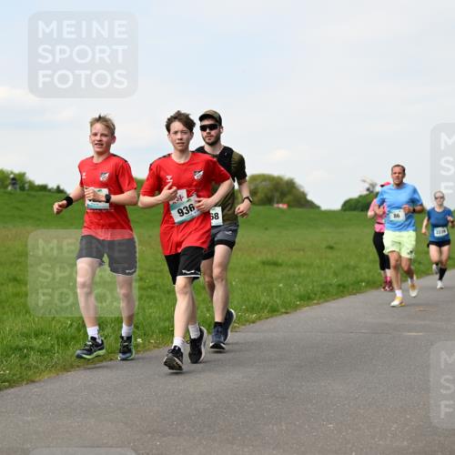 10.05.2026 - 8. Wedeler Halbmarathon Dr. Thomas Lammeyer http://msf.ph/oto/9696254 10.05.2026 11:23:59 Laufen 936, 2238 meine-sportfotos.de