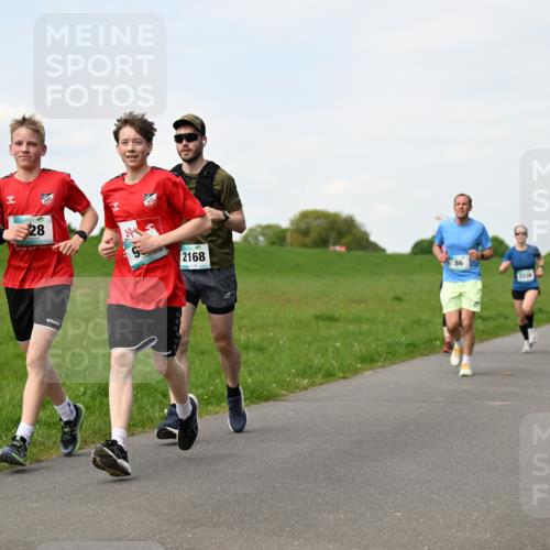 10.05.2026 - 8. Wedeler Halbmarathon Dr. Thomas Lammeyer http://msf.ph/oto/9696256 10.05.2026 11:24:00 Laufen 2168, 2239 meine-sportfotos.de
