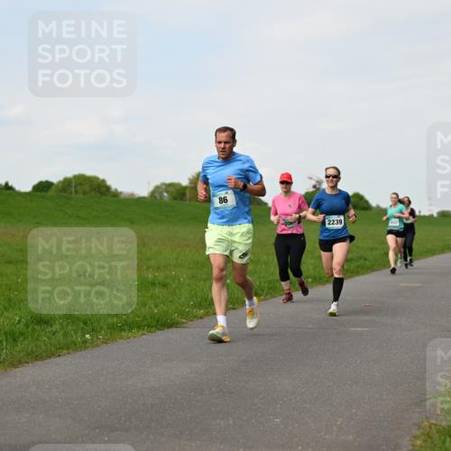10.05.2026 - 8. Wedeler Halbmarathon Dr. Thomas Lammeyer http://msf.ph/oto/9696263 10.05.2026 11:24:01 Laufen 2239 meine-sportfotos.de