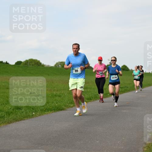 10.05.2026 - 8. Wedeler Halbmarathon Dr. Thomas Lammeyer http://msf.ph/oto/9696264 10.05.2026 11:24:01 Laufen 206, 2239 meine-sportfotos.de