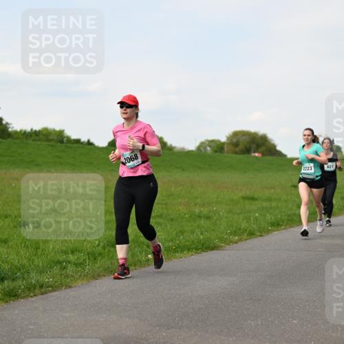 10.05.2026 - 8. Wedeler Halbmarathon Dr. Thomas Lammeyer http://msf.ph/oto/9696283 10.05.2026 11:24:05 Laufen 2068, 2223, 827 meine-sportfotos.de