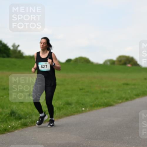 10.05.2026 - 8. Wedeler Halbmarathon Dr. Thomas Lammeyer http://msf.ph/oto/9696299 10.05.2026 11:24:08 Laufen 2223, 827 meine-sportfotos.de