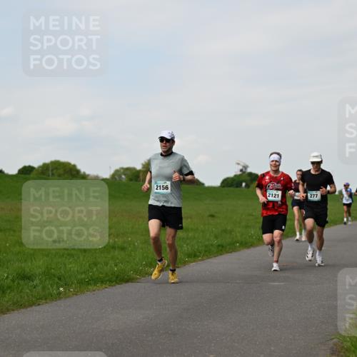 10.05.2026 - 8. Wedeler Halbmarathon Dr. Thomas Lammeyer http://msf.ph/oto/9696304 10.05.2026 11:24:11 Laufen 2156, 2121, 277 meine-sportfotos.de