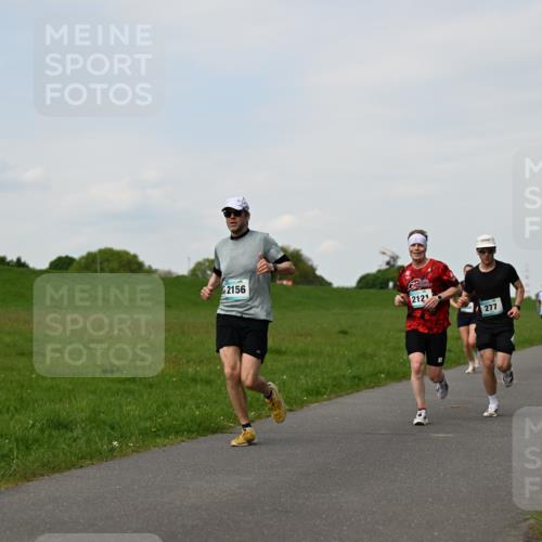 10.05.2026 - 8. Wedeler Halbmarathon Dr. Thomas Lammeyer http://msf.ph/oto/9696306 10.05.2026 11:24:12 Laufen 2156, 2121, 277 meine-sportfotos.de