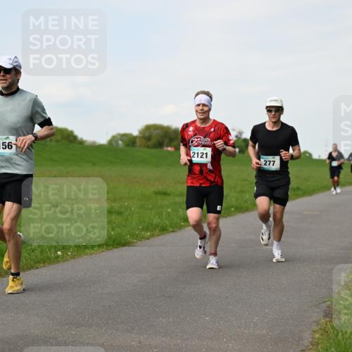 10.05.2026 - 8. Wedeler Halbmarathon Dr. Thomas Lammeyer http://msf.ph/oto/9696311 10.05.2026 11:24:13 Laufen 2156, 2121, 277 meine-sportfotos.de