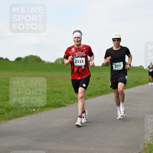 10.05.2026 - 8. Wedeler Halbmarathon Dr. Thomas Lammeyer http://msf.ph/oto/9696314 10.05.2026 11:24:13 Laufen 2156, 2121, 277 meine-sportfotos.de