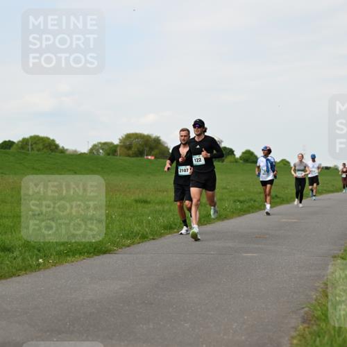 10.05.2026 - 8. Wedeler Halbmarathon Dr. Thomas Lammeyer http://msf.ph/oto/9696337 10.05.2026 11:24:19 Laufen 2107, 122, 211 meine-sportfotos.de